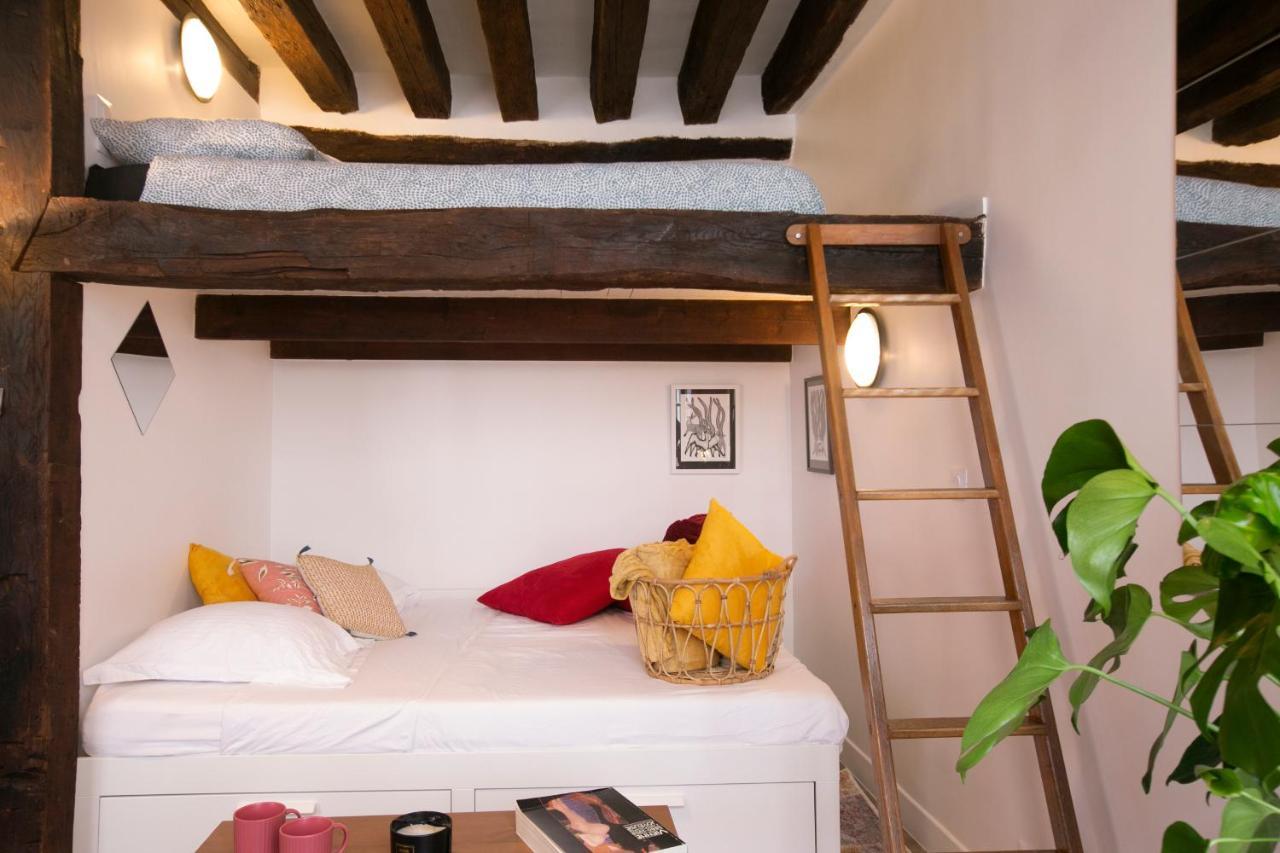Authentic Apartment In Center Of Parisian Marais Экстерьер фото