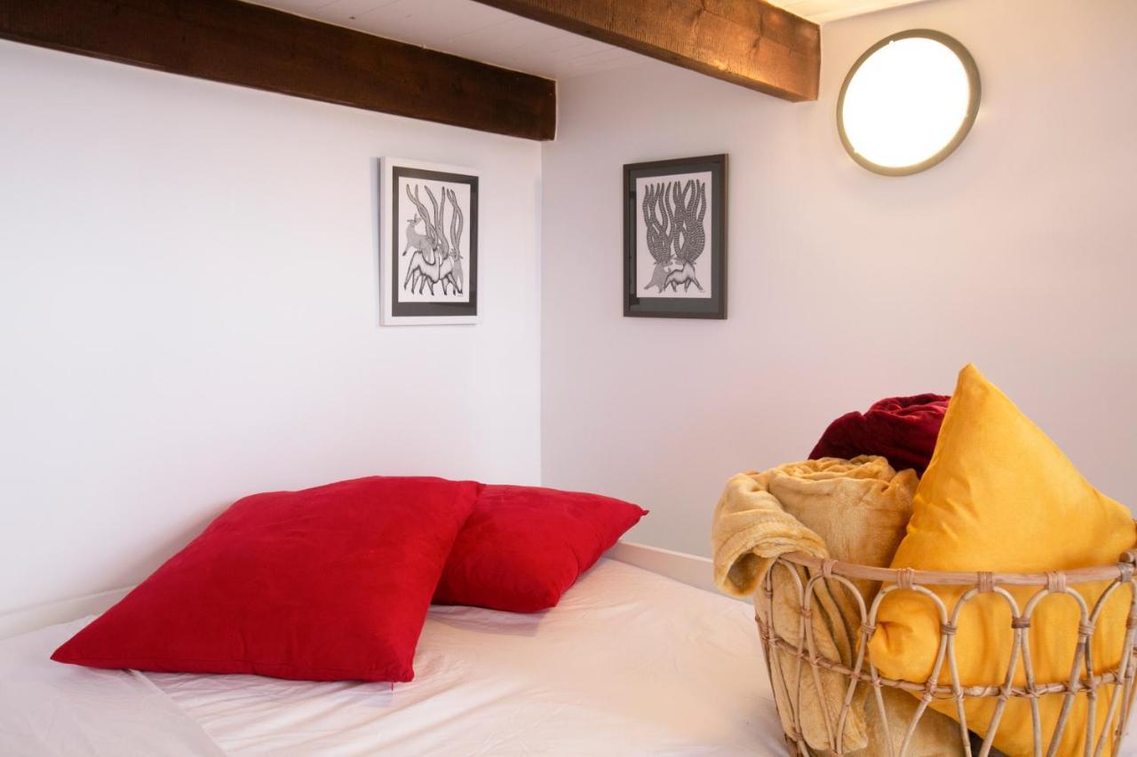 Authentic Apartment In Center Of Parisian Marais Экстерьер фото